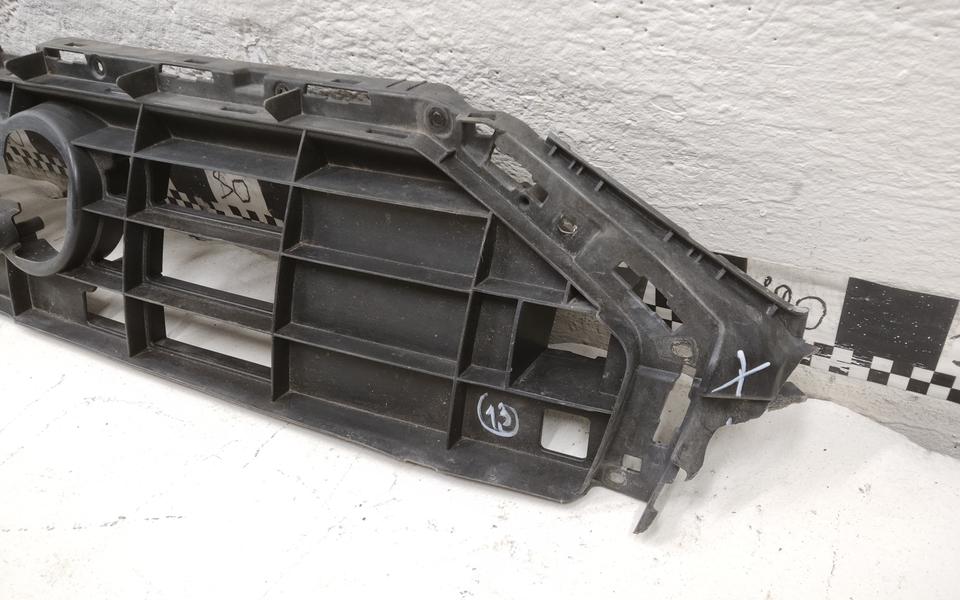 Решётка радиатора внутренняя часть Audi A6 C8
