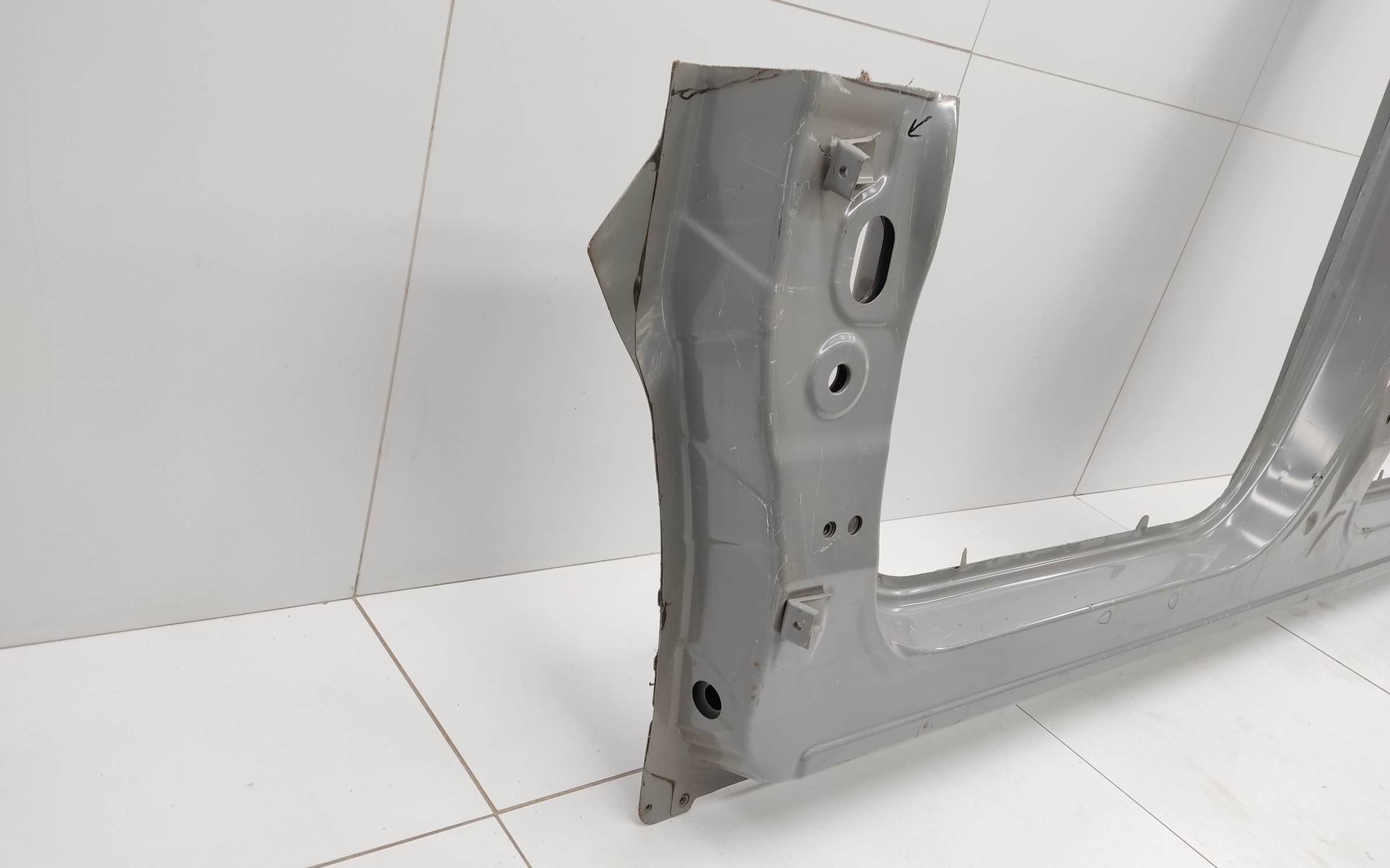 Панель кузова боковая левая Chery Tiggo 8 Pro