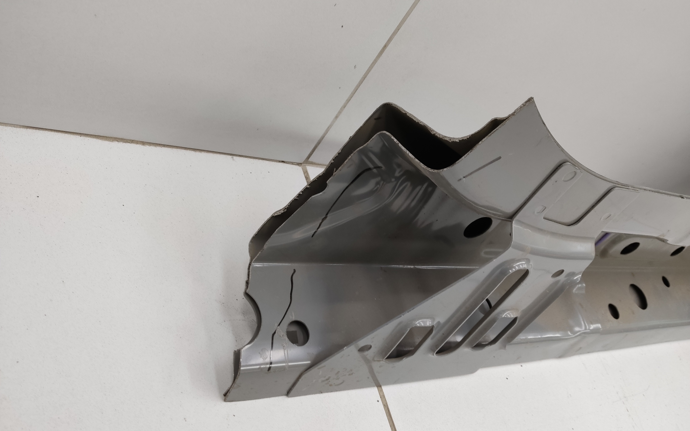 Панель кузова боковая левая Chery Tiggo 8 Pro