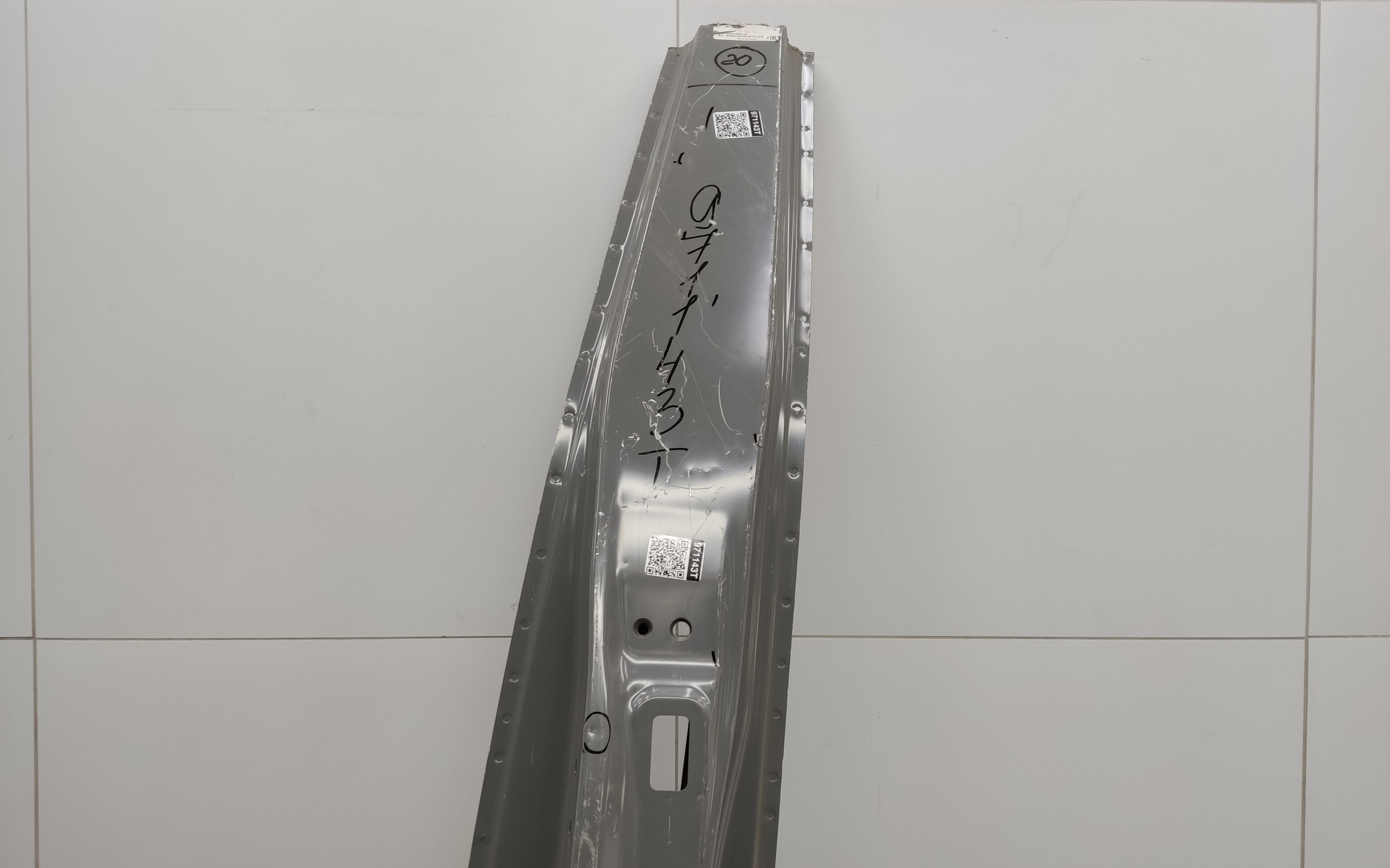 Панель кузова боковая левая Chery Tiggo 8 Pro