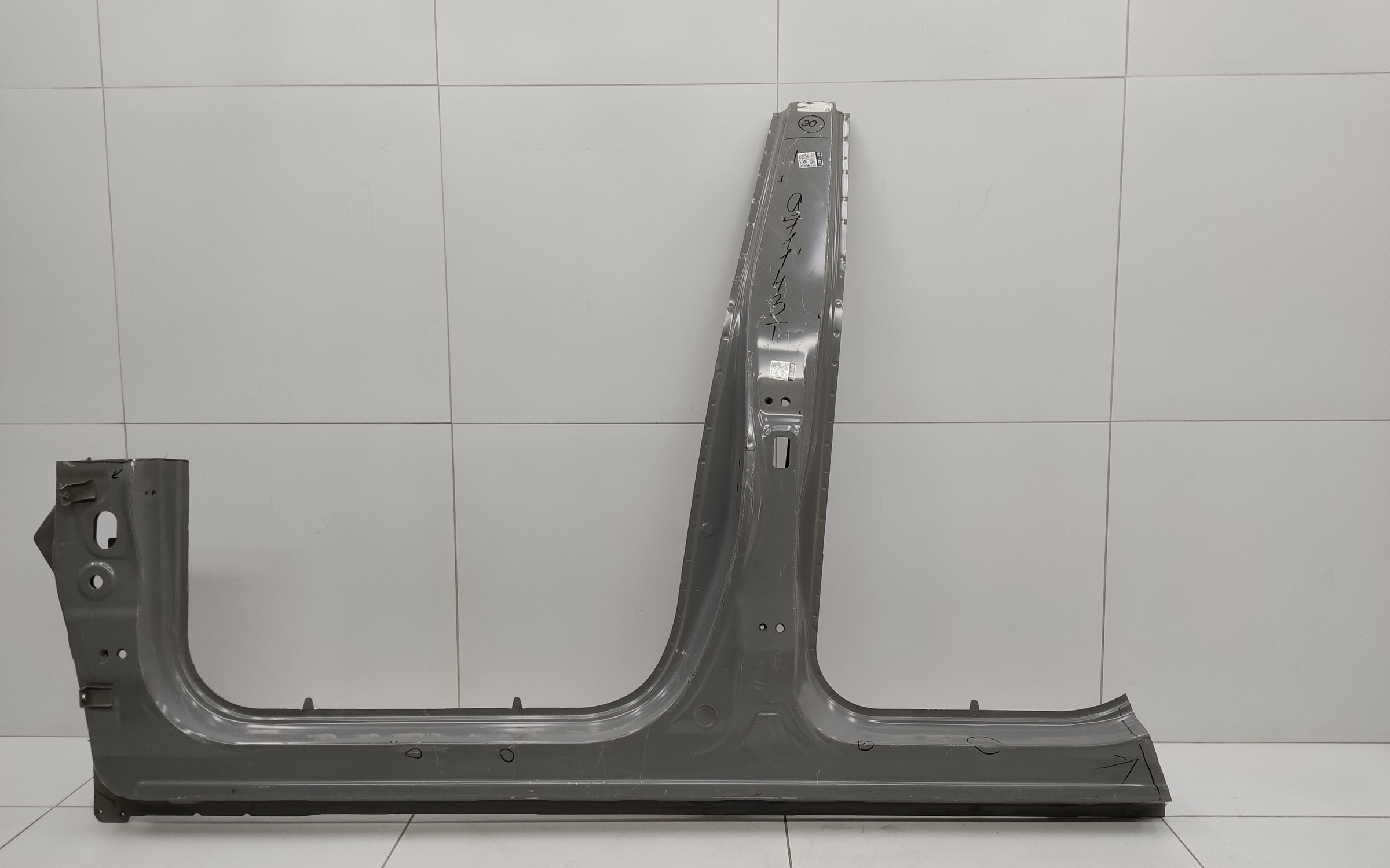 Панель кузова боковая левая Chery Tiggo 8 Pro