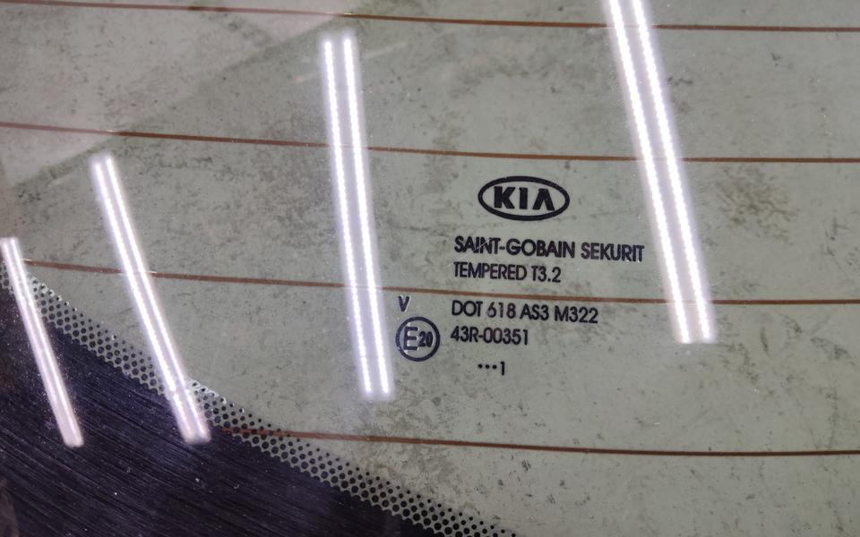Стекло крышки багажника Kia Ceed 2 Hatchback