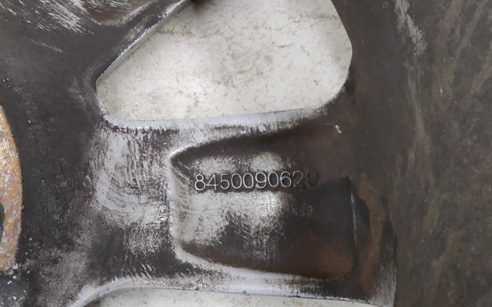 Диск колеса литой Lada Largus Restail R15