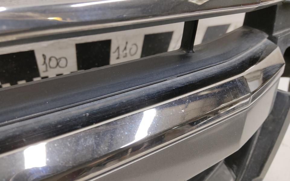 Решетка радиатора Toyota Land Cruiser 200 Restail 2 Executive