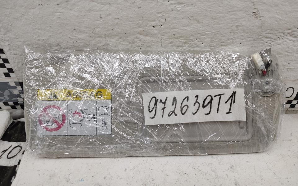 Козырек солнцезащитный правый Kia K5 3