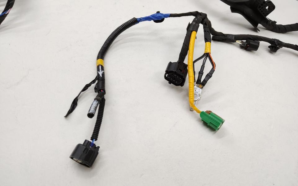 Проводка моторного отсека Kia K5 3