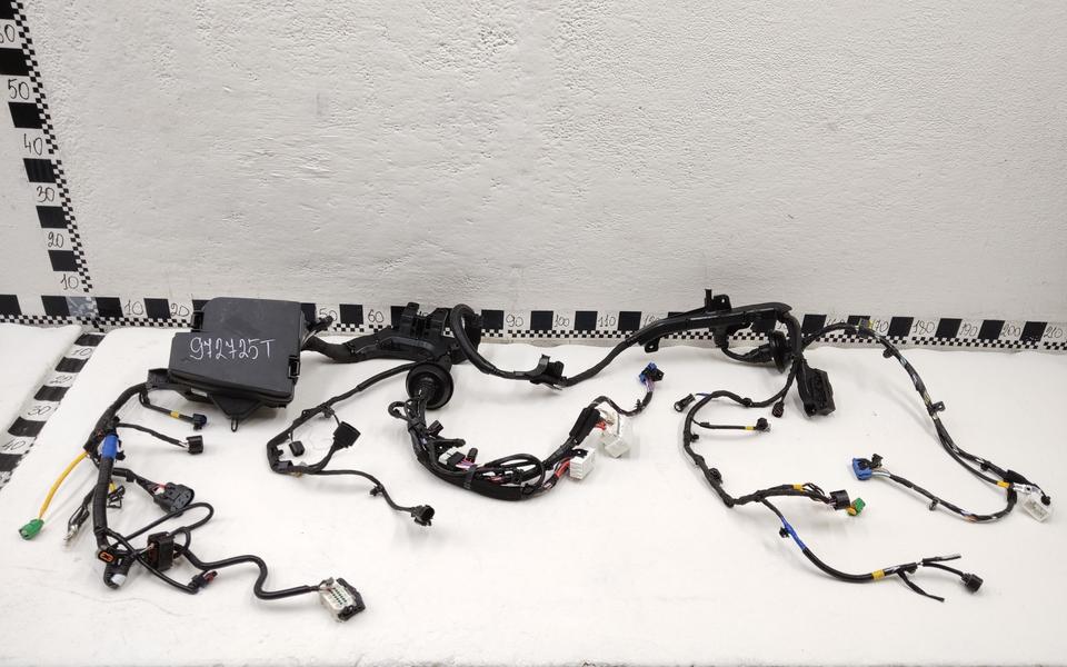 Проводка моторного отсека Kia K5 3