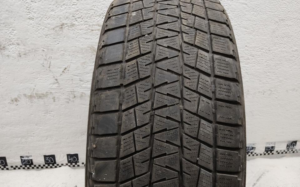 Шина зимняя не шипованная Bridgestone Blizzak DM-V1 255/60 R18 100R