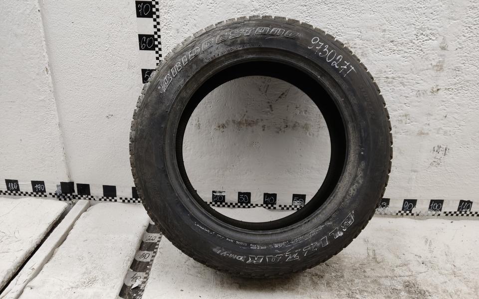 Шина зимняя не шипованная Bridgestone Blizzak DM-V1 255/60 R18 100R