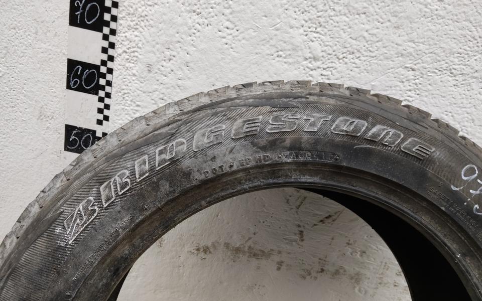 Шина зимняя не шипованная Bridgestone Blizzak DM-V1 255/60 R18 100R