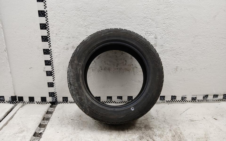 Шина зимняя не шипованная Bridgestone Blizzak DM-V1 255/60 R18 100R