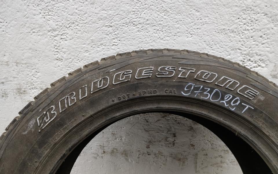 Шина зимняя не шипованная Bridgestone Blizzak DM-V1 255/60 R18 100R