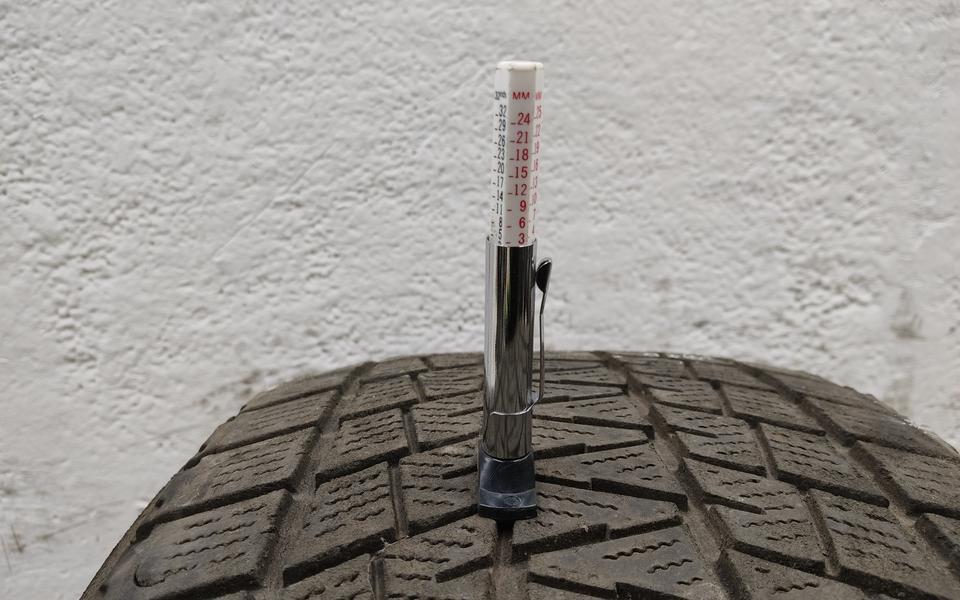 Шина зимняя не шипованная Bridgestone Blizzak DM-V1 255/60 R18 100R