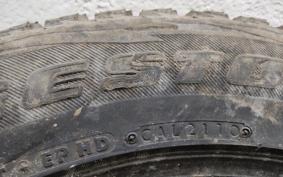 Шина зимняя не шипованная Bridgestone Blizzak DM-V1 255/60 R18 100R