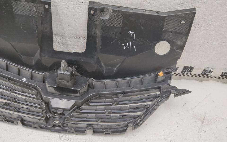 Решетка радиатора Renault Arkana под камеру