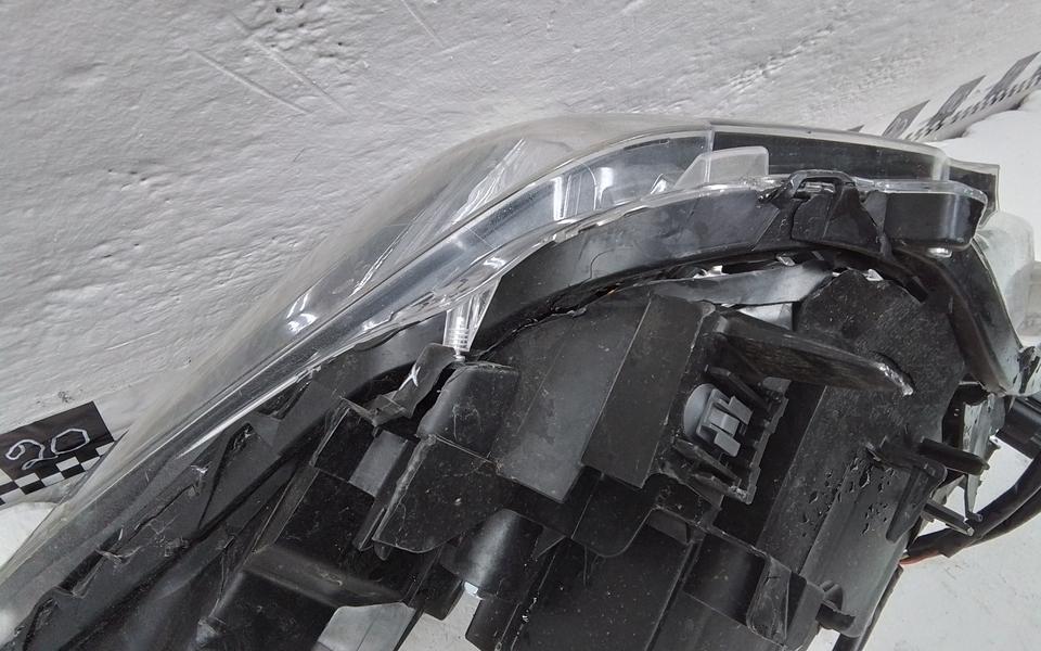 Фара передняя правая Mazda CX-5 2 LED адаптив