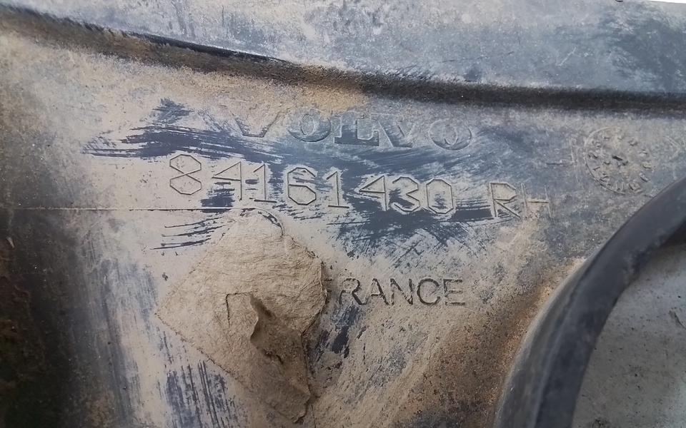 Кронштейн фары передней правой Volvo FMX