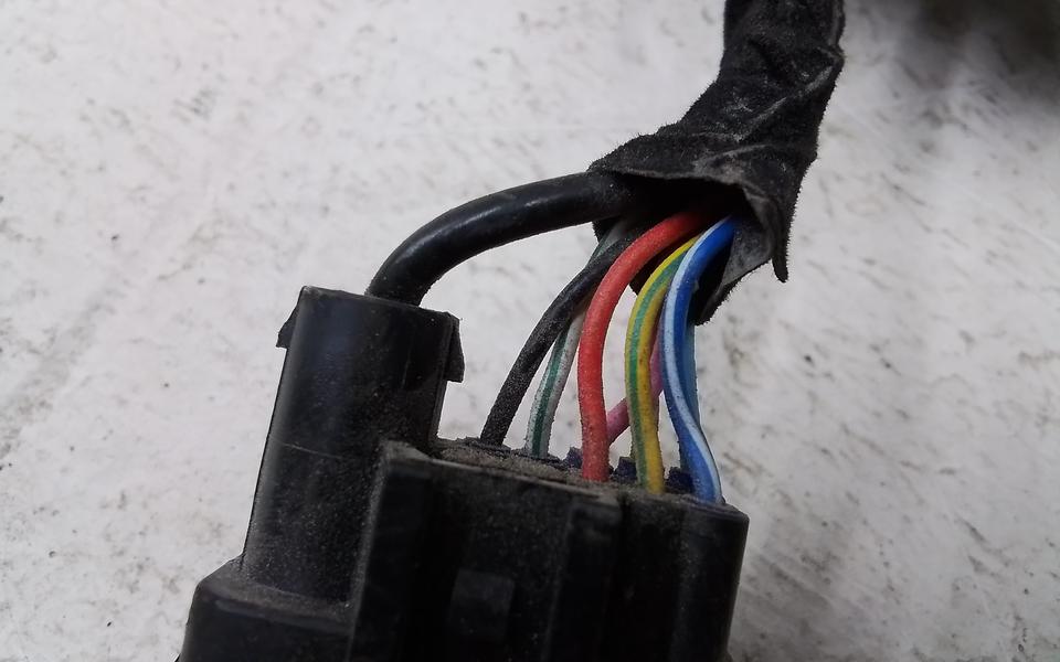 Зеркало левое Kia Stinger 1 8+1 контактов