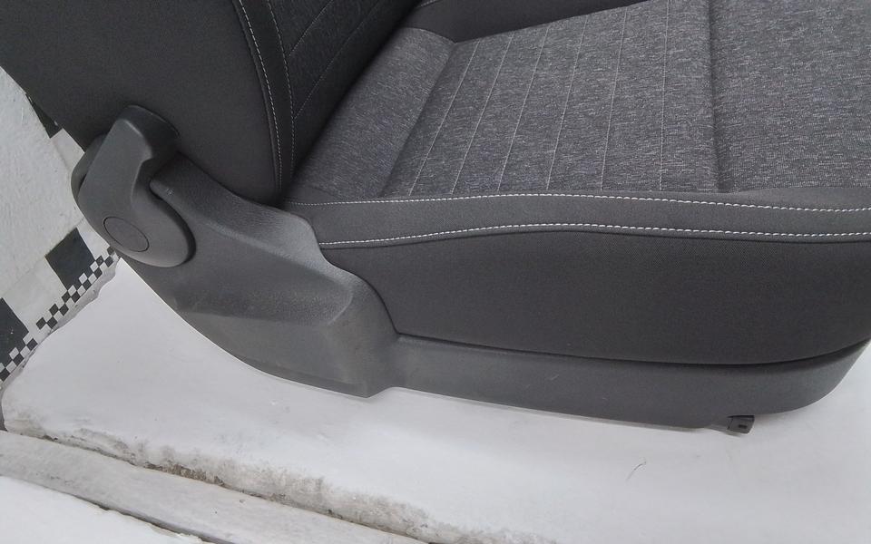 Сиденья передние Volkswagen Polo 6 с подогревом и Airbag