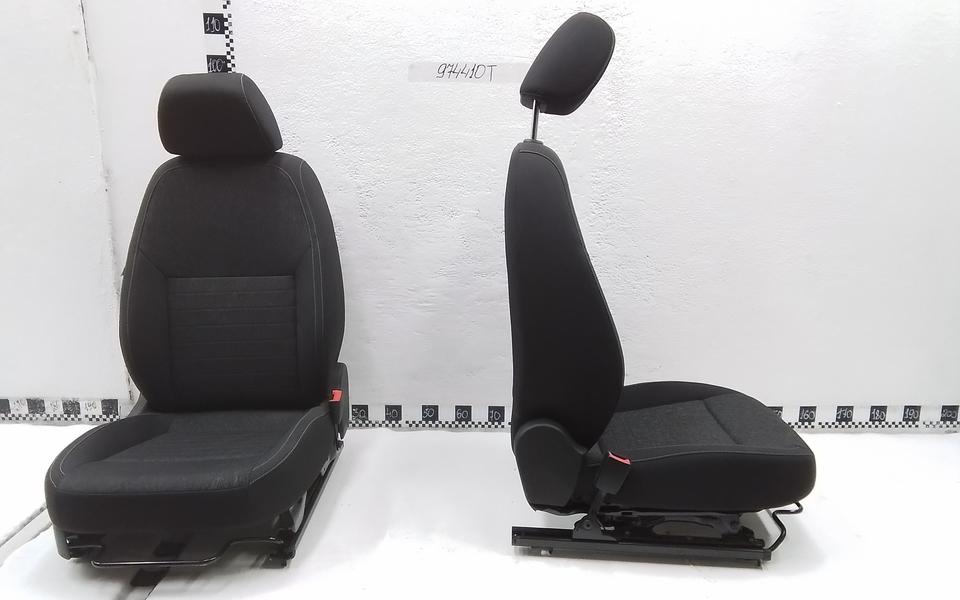Сиденья передние Volkswagen Polo 6 с подогревом и Airbag