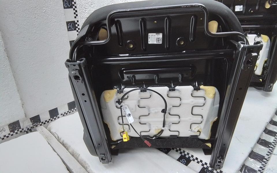 Сиденья передние Volkswagen Polo 6 с подогревом и Airbag