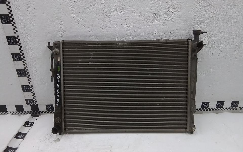 Радиатор охлаждения двигателя Hyundai Santa Fe 2 Restail A/T