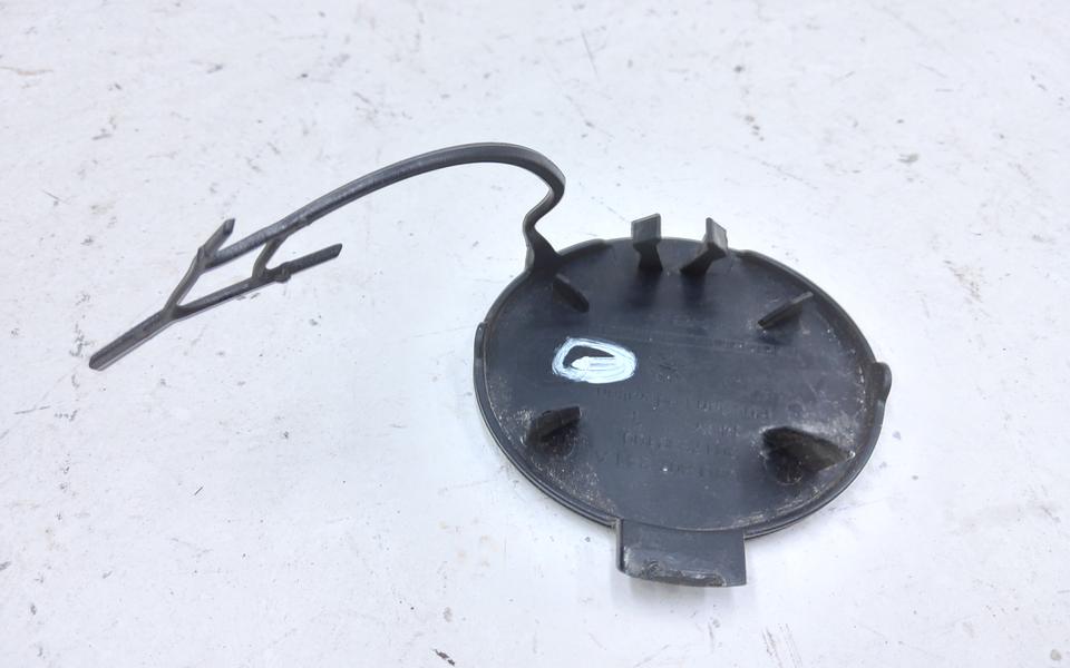 Заглушка буксировочного крюка переднего бампера Skoda Rapid 2