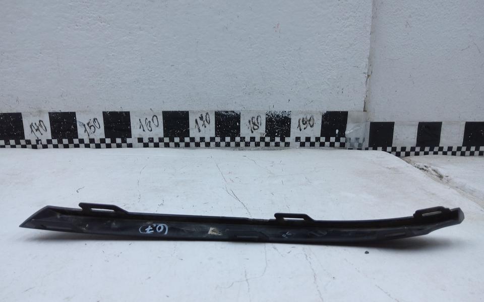 Накладка переднего бампера правая Volkswagen Polo 5  Sedan Restail