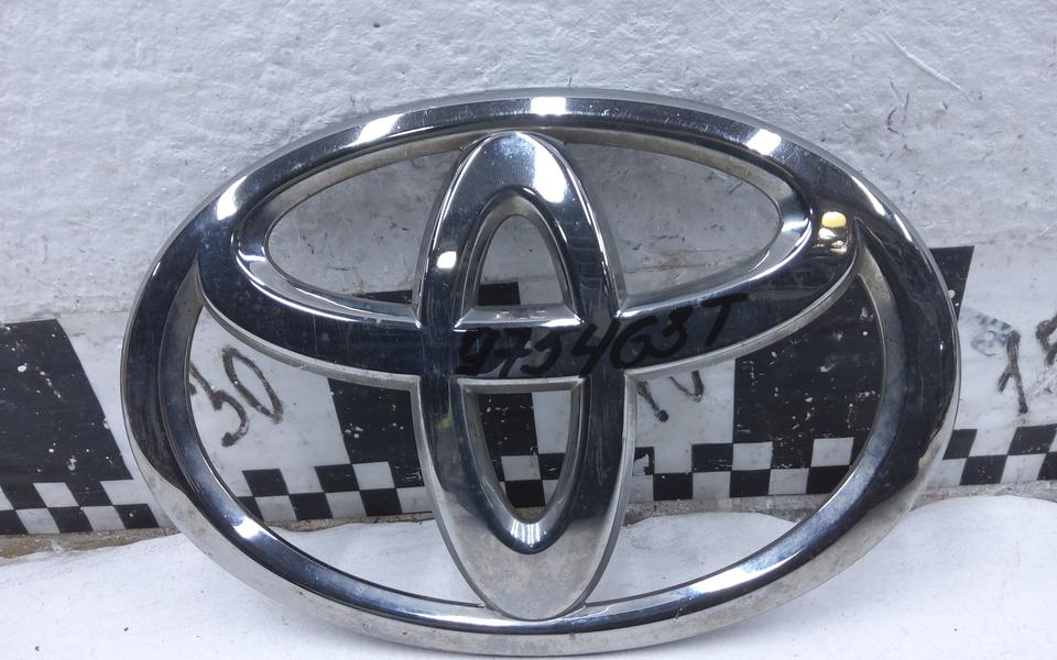 Эмблема решётки радиатора  Toyota Land Cruiser Prado 150 Restail 1