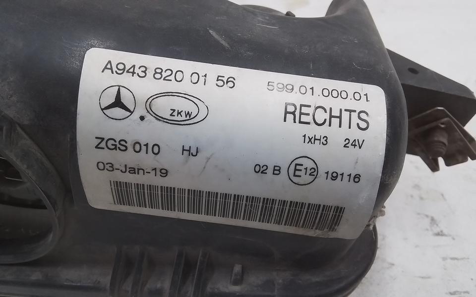 Фара ПТФ передняя правая Mercedes-Benz Actros 3