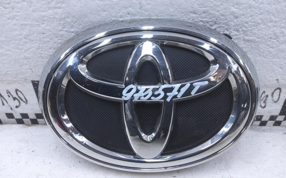 Эмблема решетки радиатора Toyota Fortuner 2