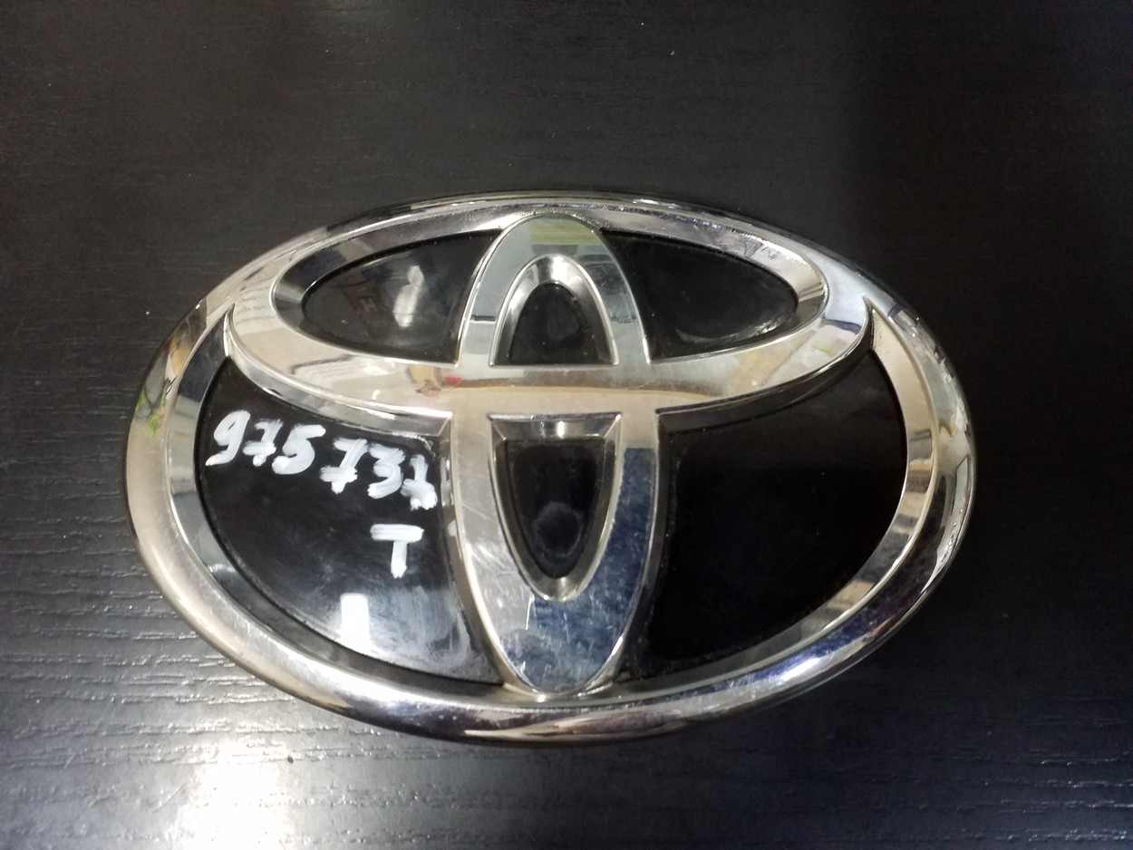 Эмблема крышки багажника Toyota Land Cruiser Prado 150 Restail 2