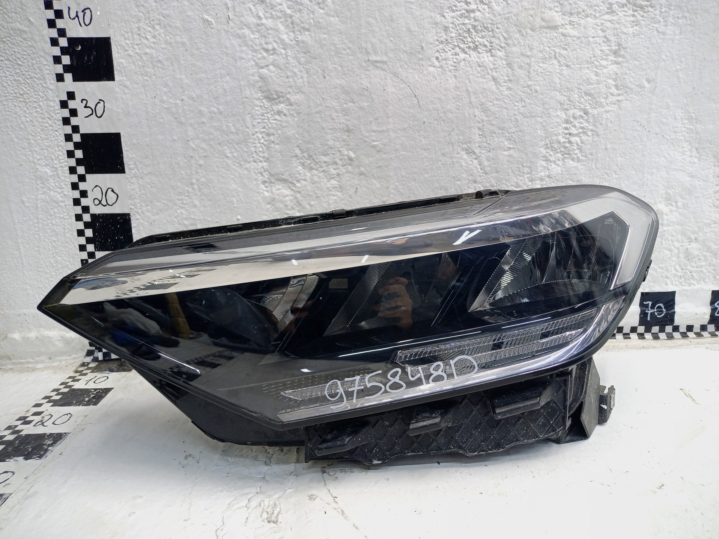 Фара передняя левая Volkswagen Polo 6 Liftback LED