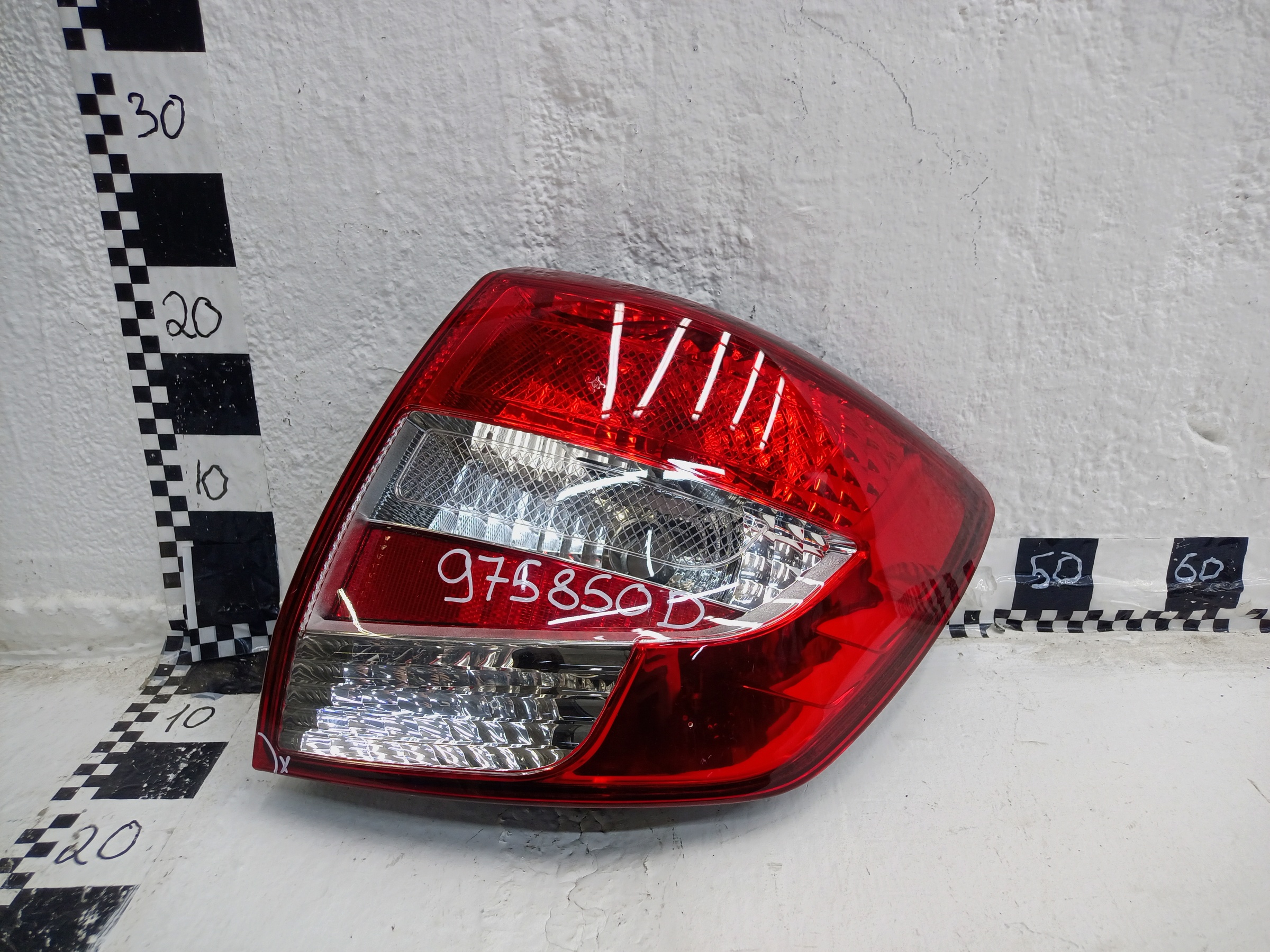 Фонарь задний правый Lada Granta 1 Sedan