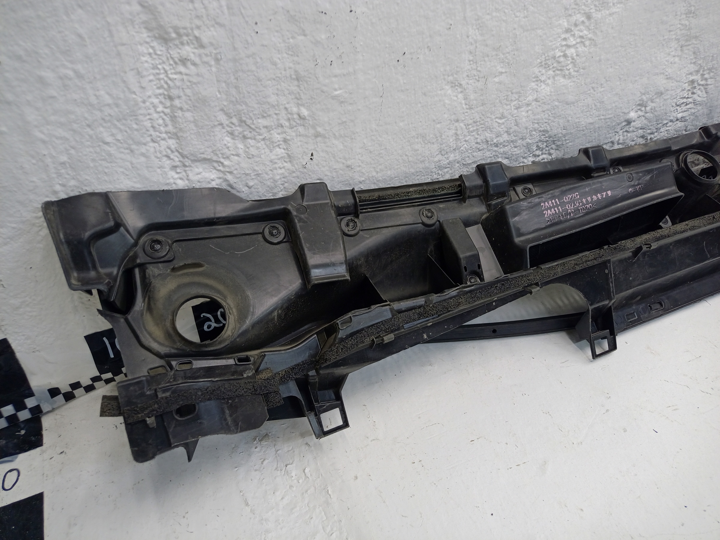 Жабо Toyota Land Cruiser Prado 150 Restail 2