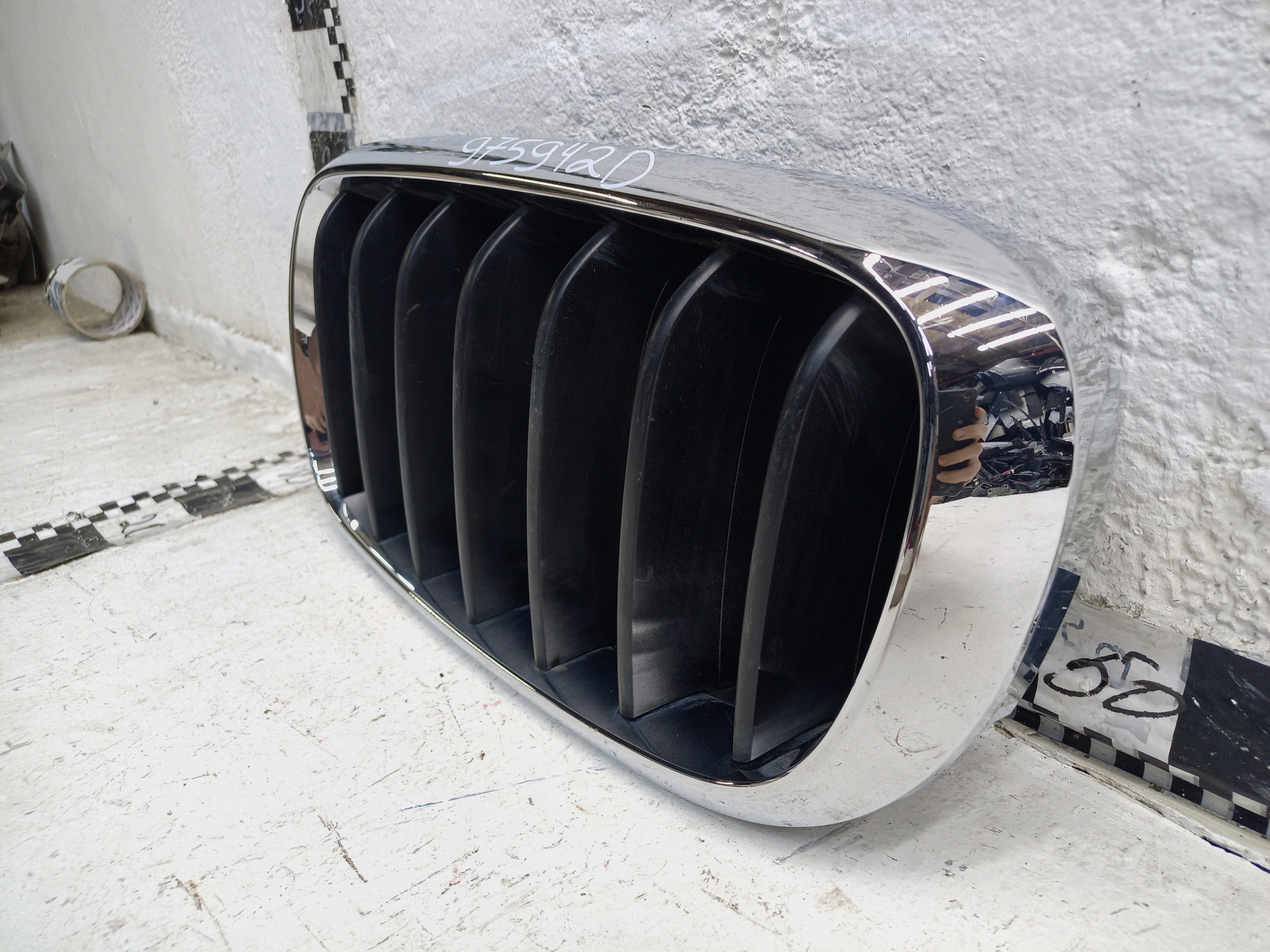Решетка радиатора левая "хром" BMW X5 F15