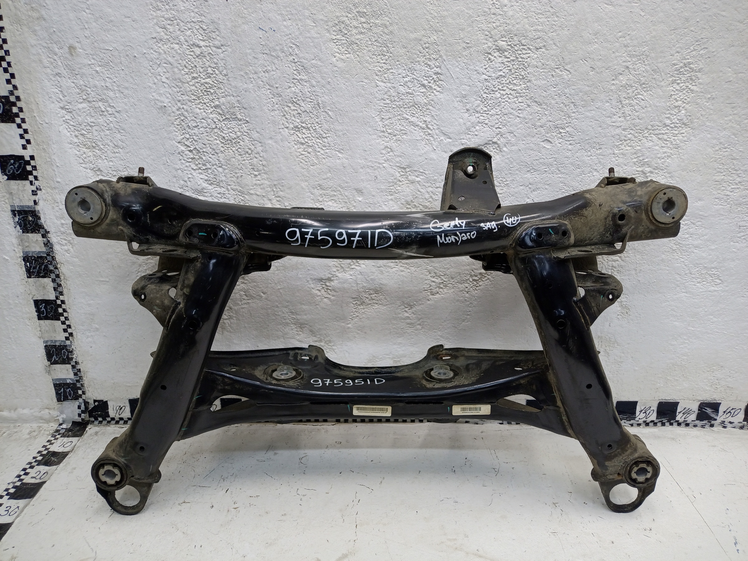 Подрамник задний Geely Monjaro