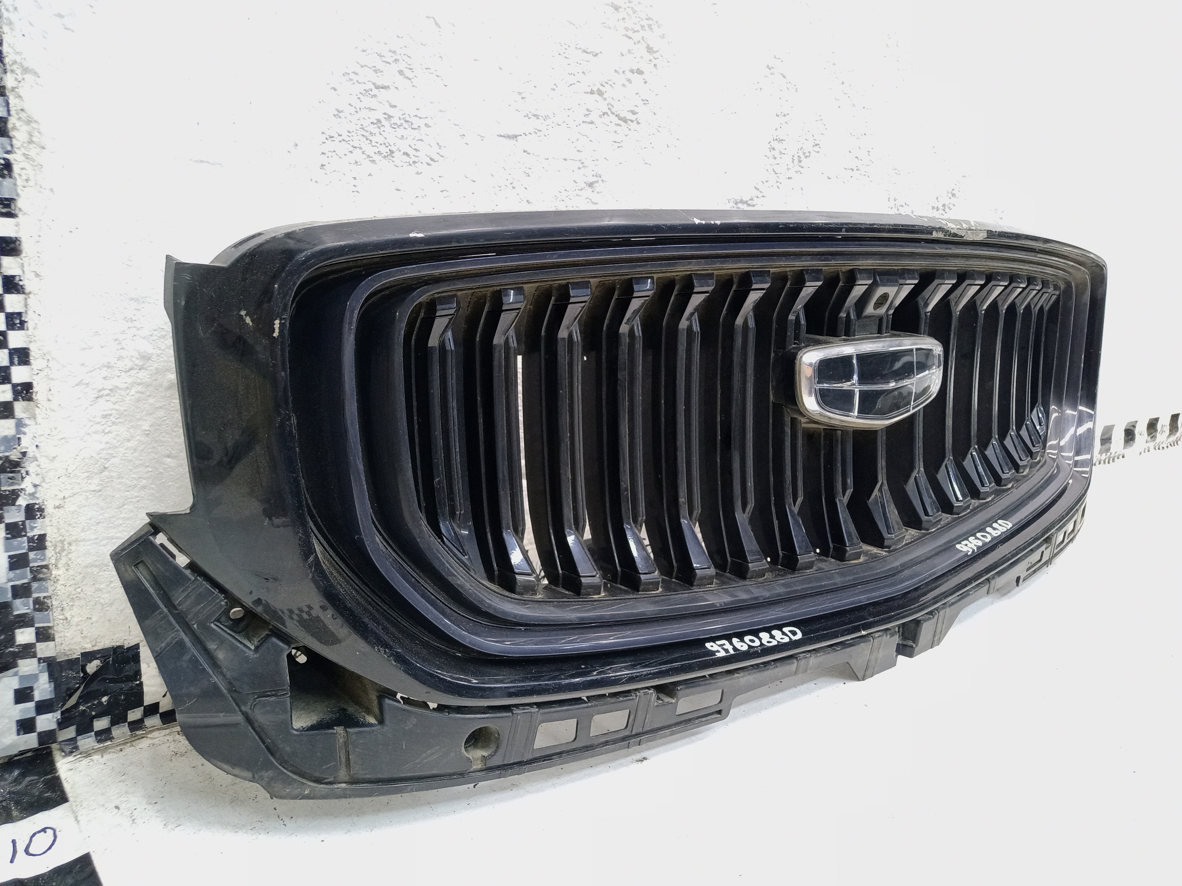 Решетка радиатора Geely Monjaro