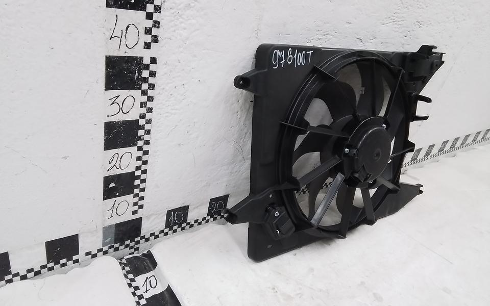 Диффузор вентилятора радиатора Lada Largus "Luzar"