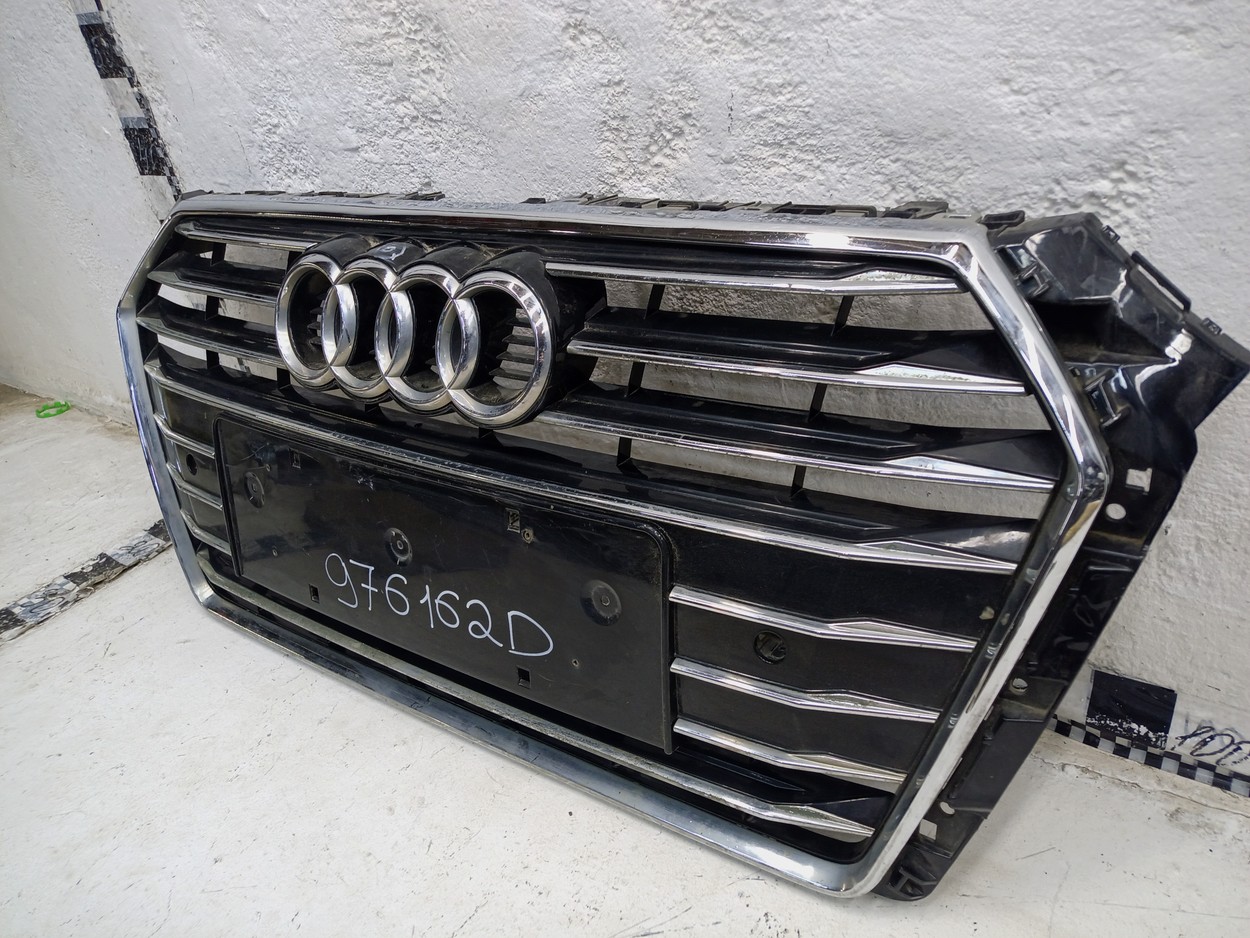 Решетка радиатора Audi A4 B9 China