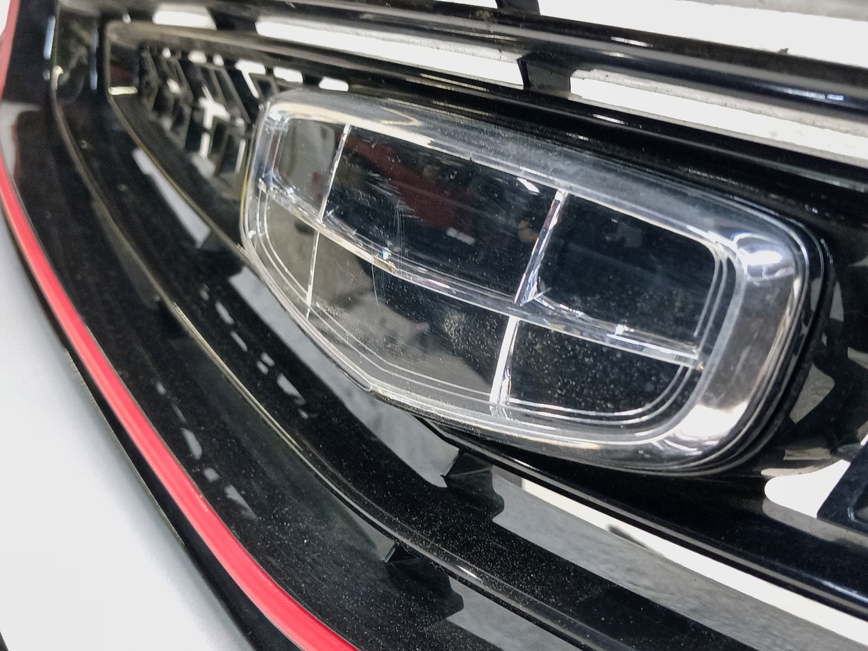 Решетка радиатора Geely Coolray без камеры