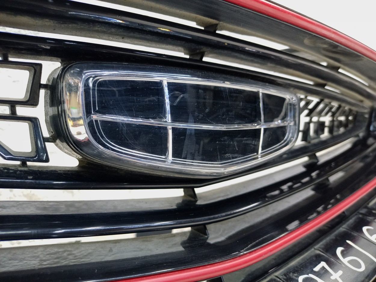 Решетка радиатора Geely Coolray без камеры