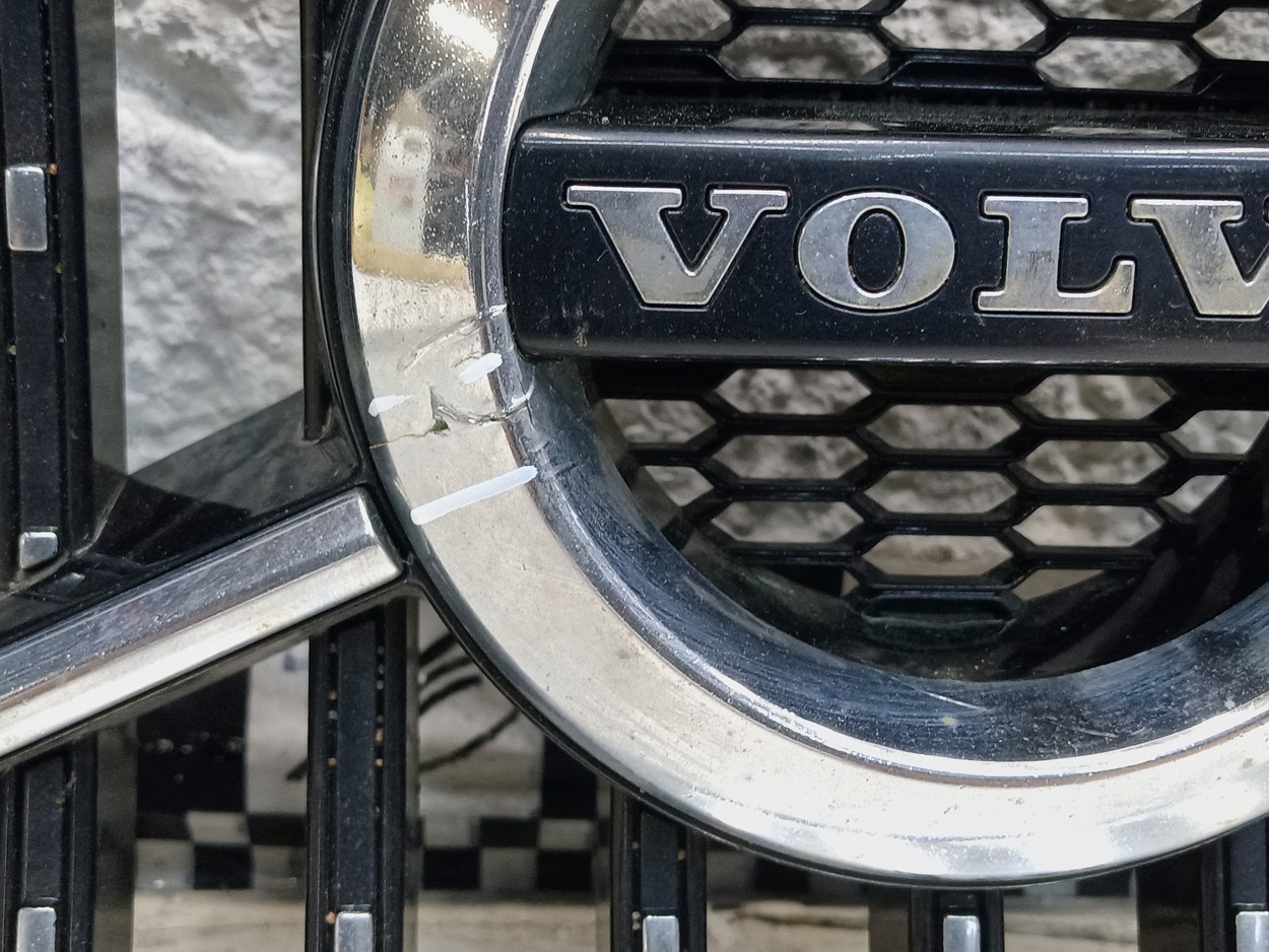 Решетка радиатора Volvo V90 Cross Country