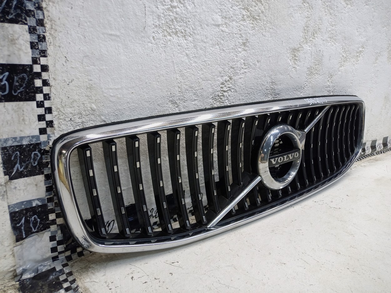 Решетка радиатора Volvo V90 Cross Country