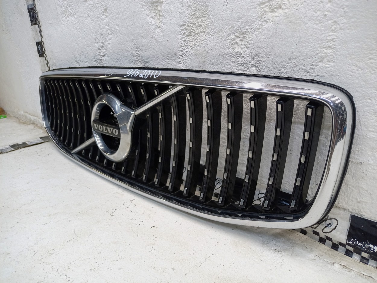 Решетка радиатора Volvo V90 Cross Country