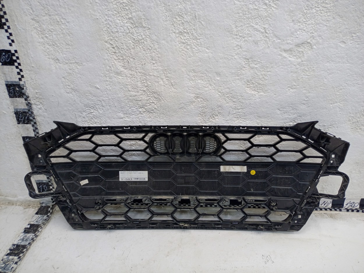 Решётка радиатора Audi A4 B9 Restail S-Line