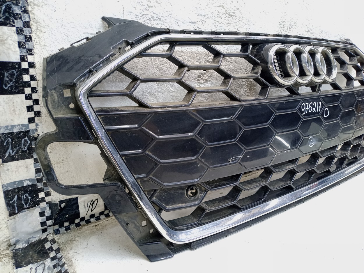 Решётка радиатора Audi A4 B9 Restail S-Line