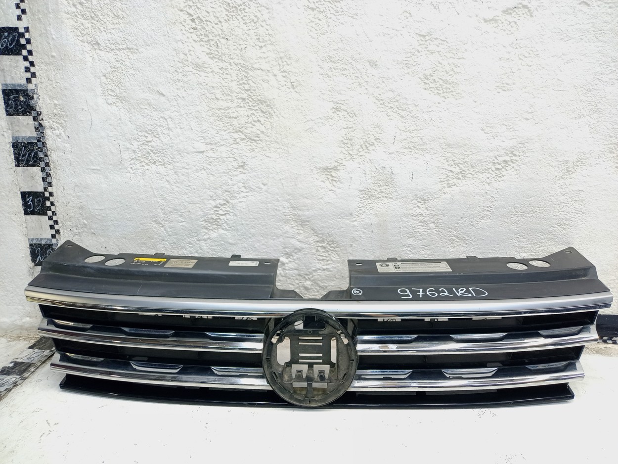 Решетка радиатора Volkswagen Tiguan 2