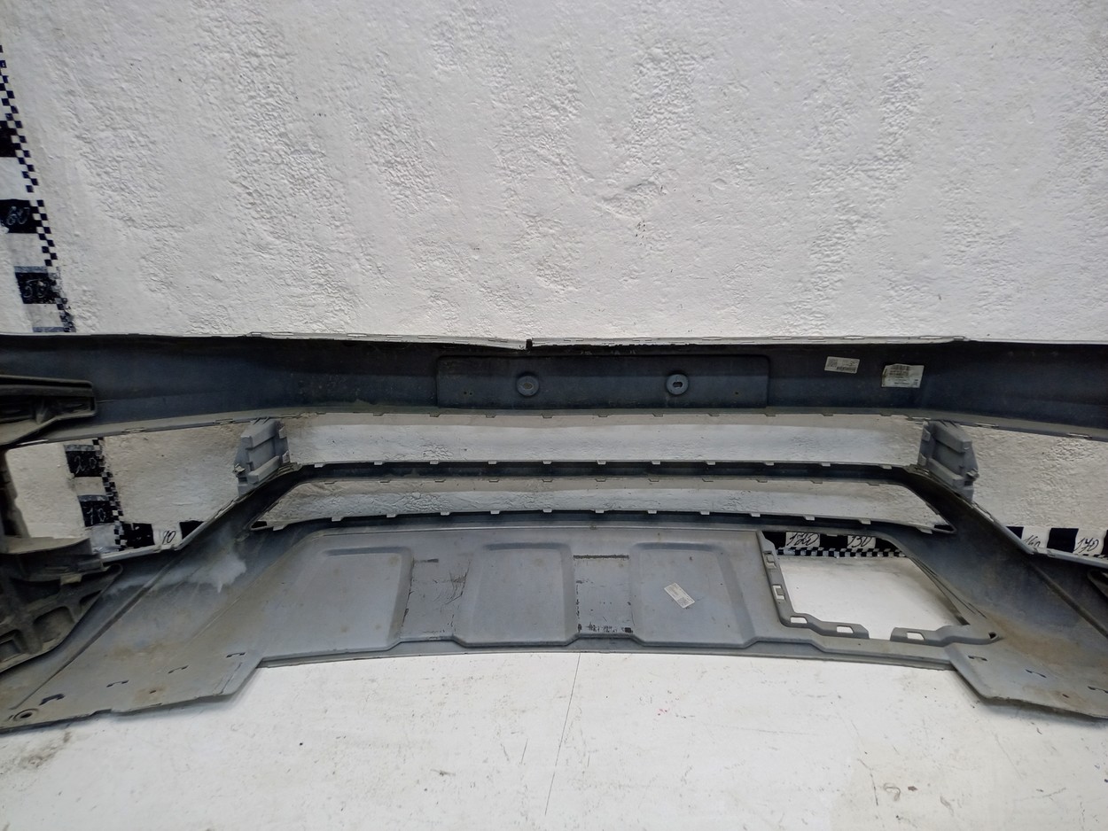 Бампер передний Volkswagen Amarok Restail