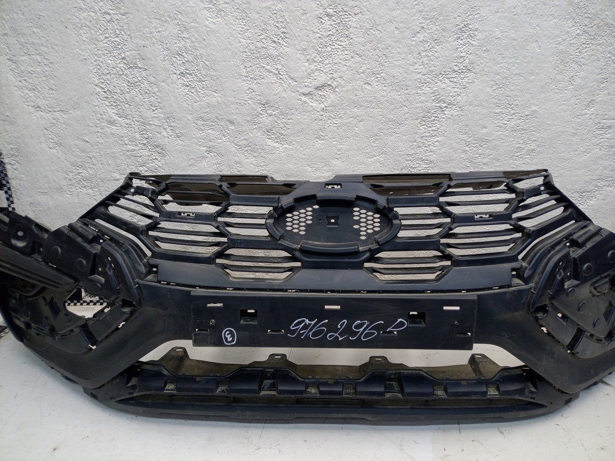 Бампер передний Lada Vesta 1 Cross Restail